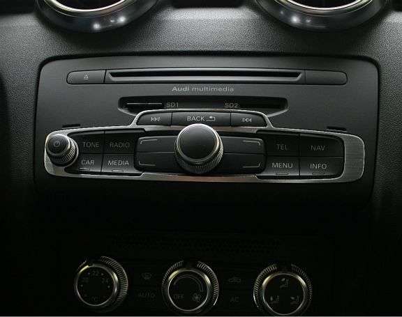 Pogiparts Audi Aluminium Blende für Radiobedienung - Alu - für Audi A1 (Typ 8X)